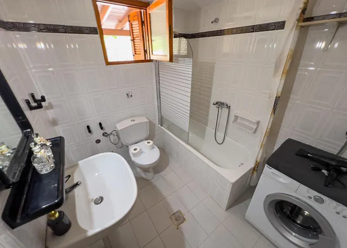 Pine House Feriehus *